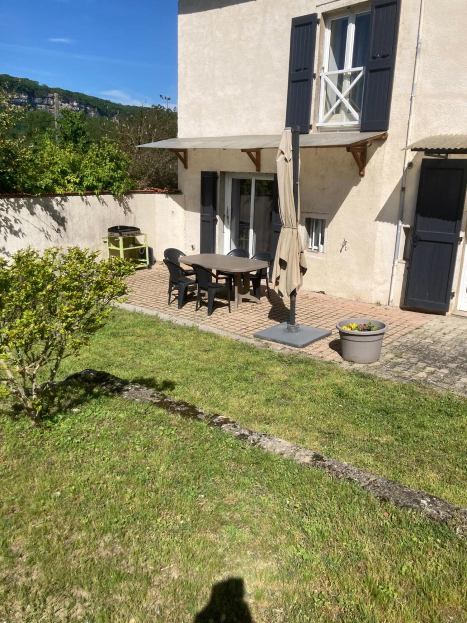 Вилла A Deux Pas Du Rhone Sault-Brenaz Экстерьер фото